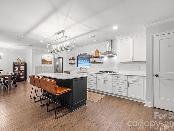 5th image of 3525 Windbluff Dr
