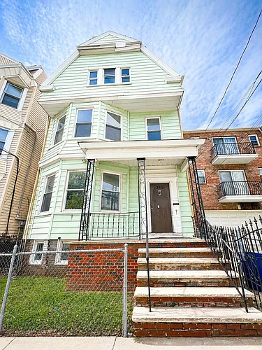 369 S 19th St #3 Photo 1