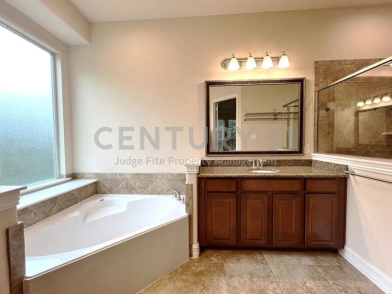 12481 Pleasant Hill Ln — Photo 24