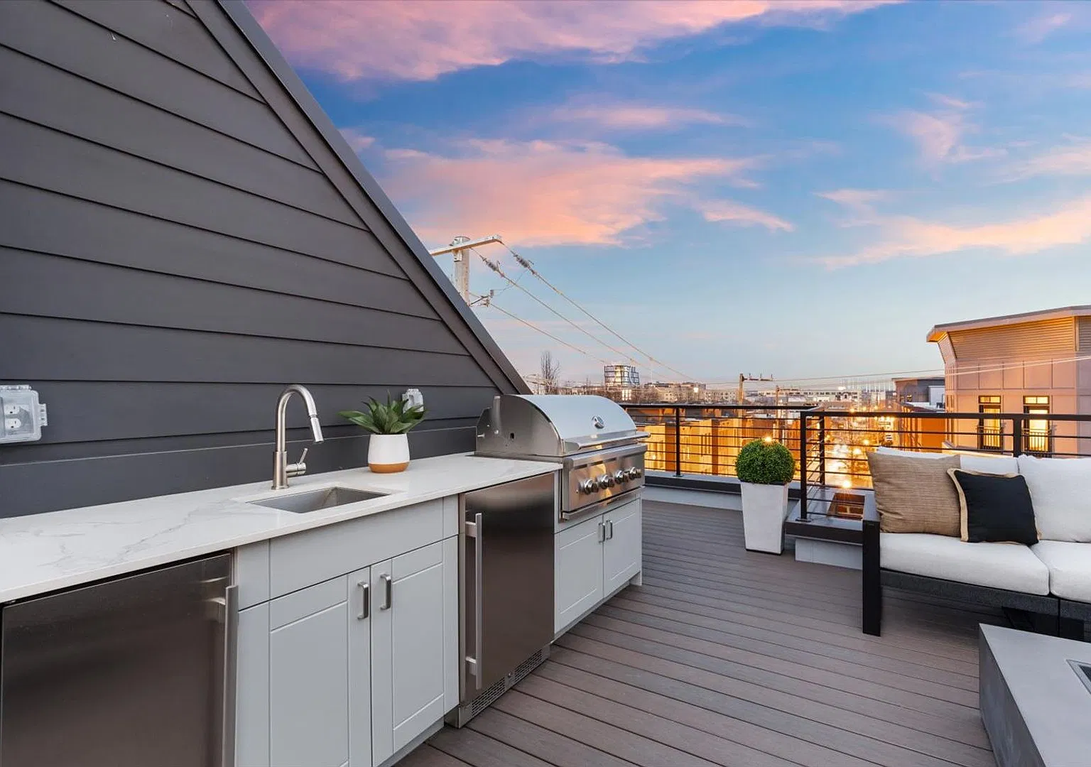 Fully Furnished Executive Townhome in Germantown, Move-In Ready | $7,995/Mo — Photo 3