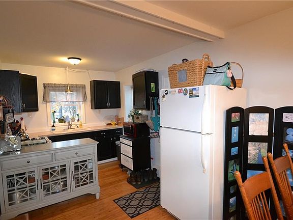 3rd image of 63 Granger St
