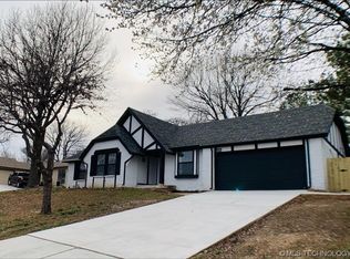 6922 S 28th West Ave, Tulsa, OK 74132