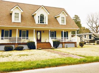 802 Martha St, Columbia, NC 27925