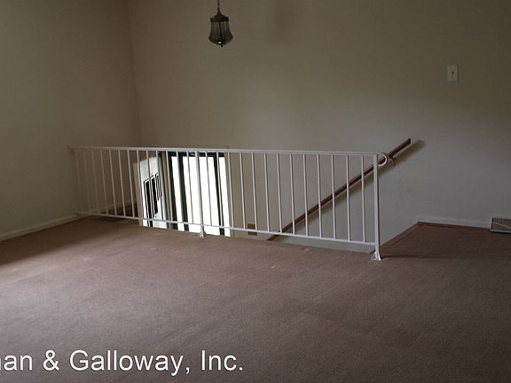2nd image of 1016 College Park Dr #B