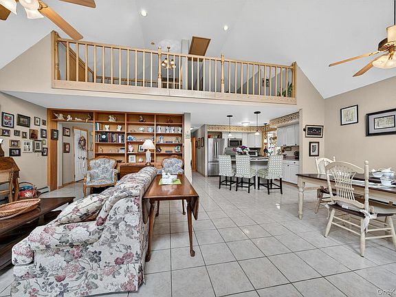 3rd image of 48 Farries Avenue