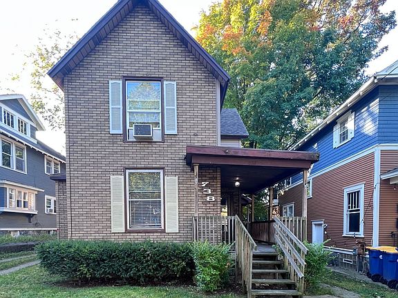 2nd image of 738 Fountain St NE