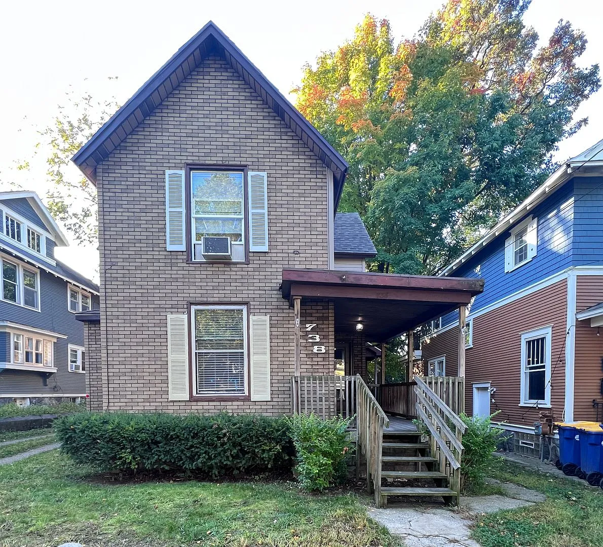 Building Photo - 738 Fountain St NE