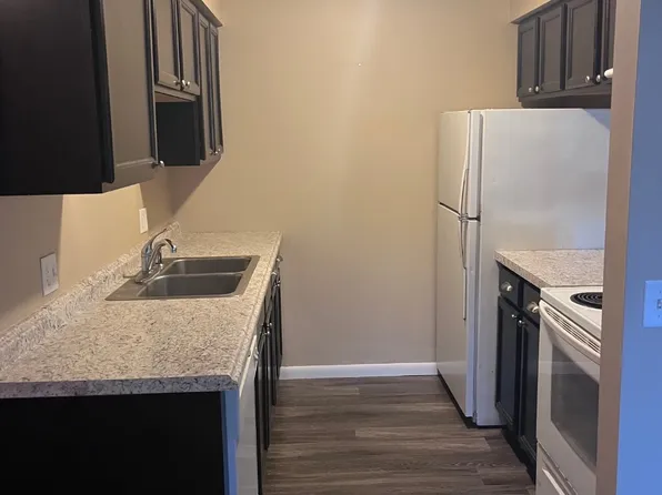 404 Marlboro Ct #404, Tecumseh, MI 49286