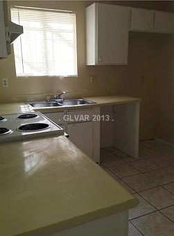 1st image of 909 Staffordshire Cir APT B