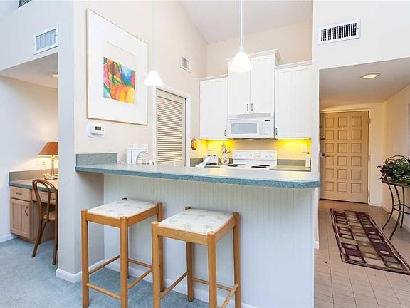3rd image of 671 Summer Pl #406