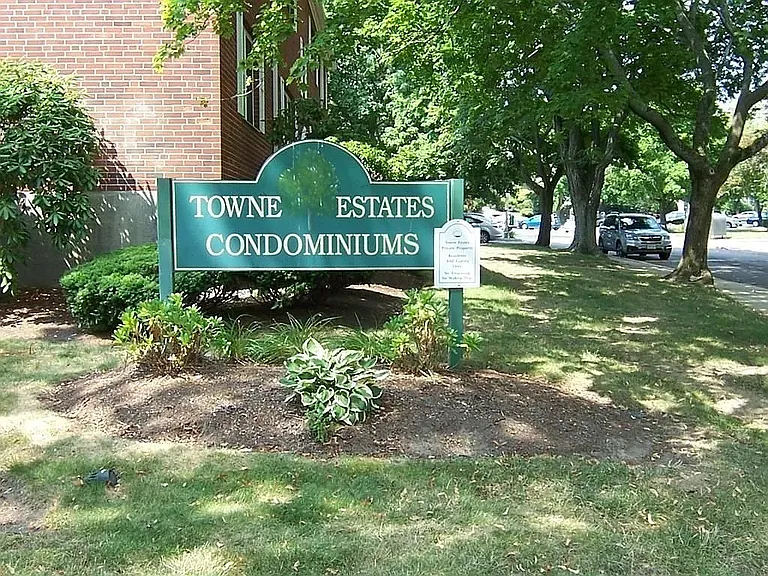 104 Lake Shore Rd #4 — Photo 12