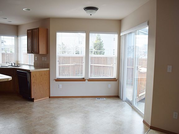 4th image of 3088 Shannon St