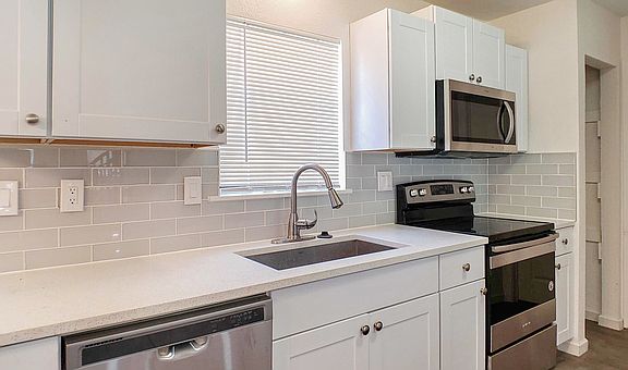5th image of 3811 O B Crowe Dr