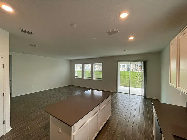 660 Tanaro Ln — Photo 18