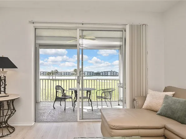 8066 Queen Palm Ln APT 525, Fort Myers, FL 33966