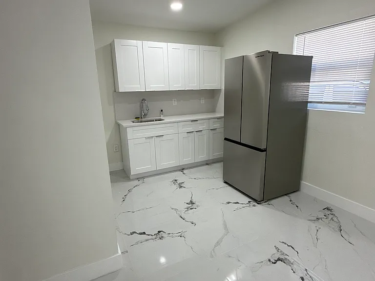 10031 SW 46th St #1 — Photo 4