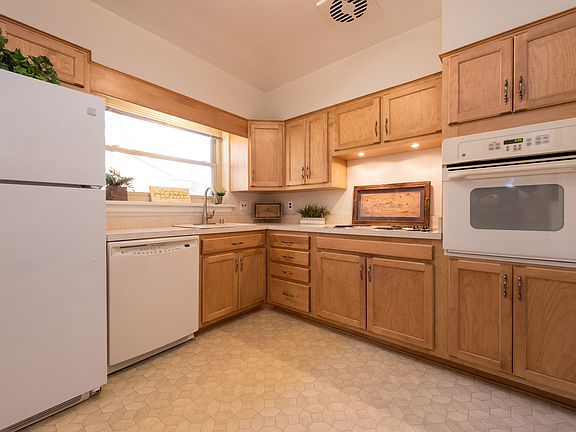 4th image of 3149 Patrick Henry Dr