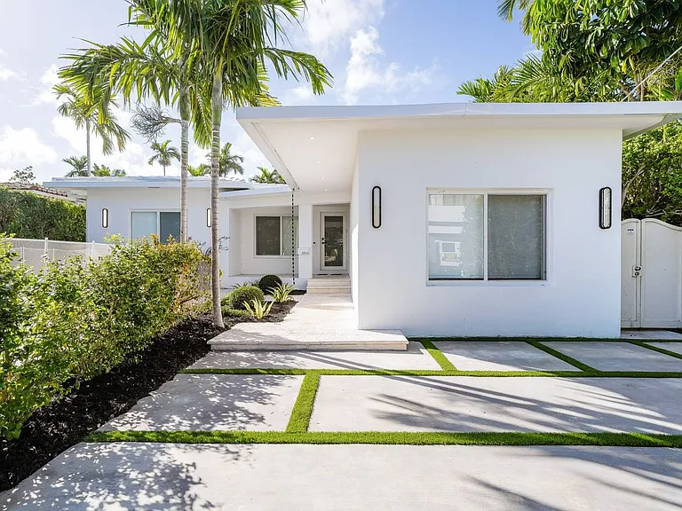 8866 Carlyle Ave — Photo 3