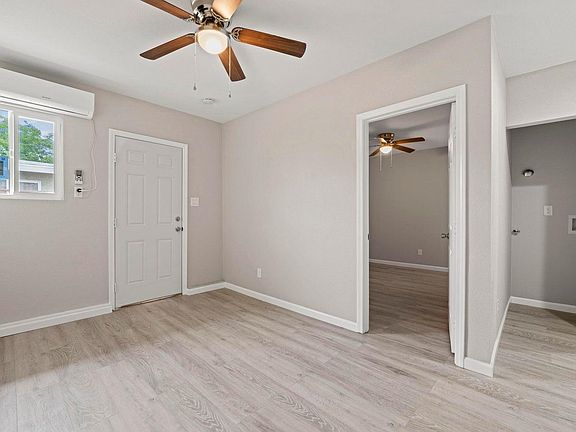 5th image of 744 1/2 W Holguin St