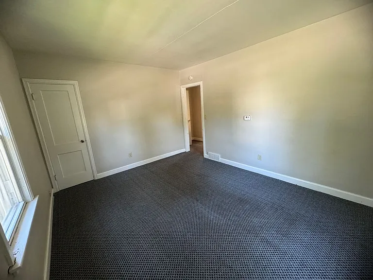 1228 Tremont Ave — Photo 3
