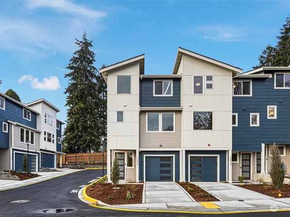 14869 7th Parkway S #4, Burien, WA 98148