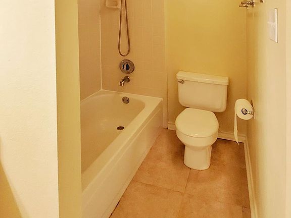 5th image of 1524 Lincoln Way APT 204