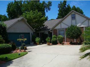 610 Brian Cir, Mary Esther, FL 32569