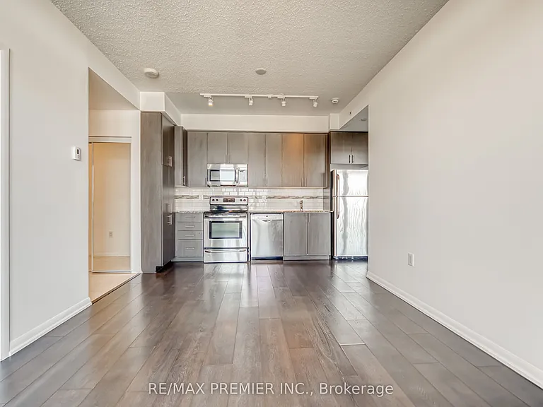800 Lawrence Ave W #2013 — Photo 15