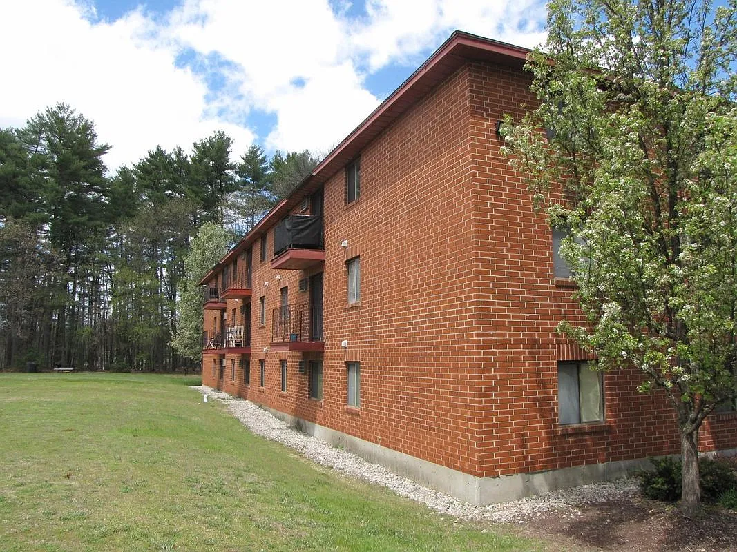Building Photo - 1225 Bodwell Rd #22