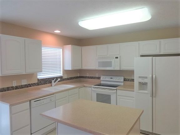 5th image of 6561 Greeley Ave