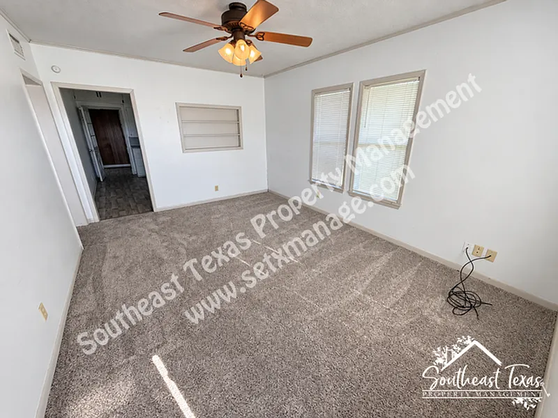 2 bed, 1.0 bath, 832 sqft, $1,100 — Photo 2