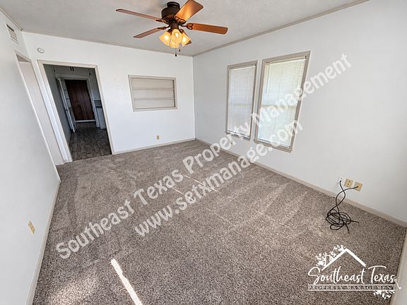 2nd image of 6129 Howe St