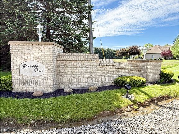 4th image of 49451 Foxwood Ln