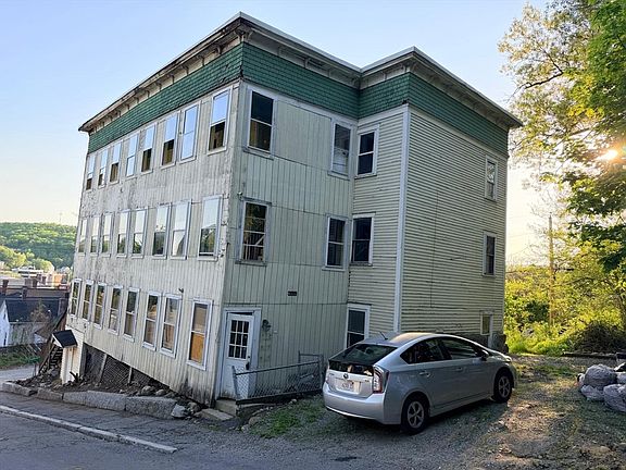 4th image of 32 Mount Globe St