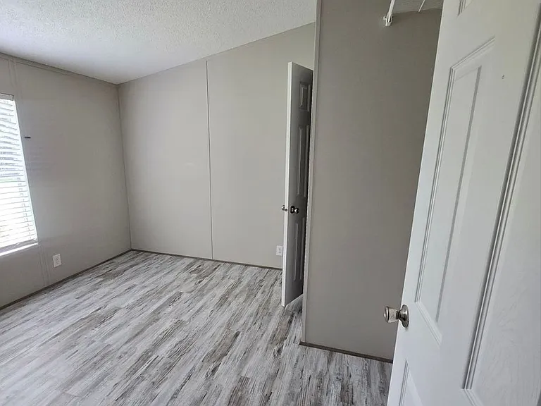 711 Wellington Rd — Photo 8