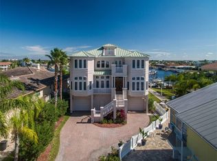 5220 Westshore Dr, New Pt Richey, FL 34652