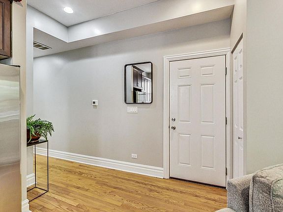 2nd image of 2305 W Walton St #1E