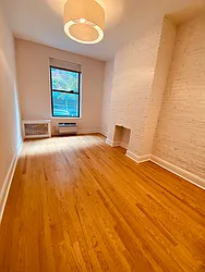 Rented by Metropolis Real Estate of Manhattan
