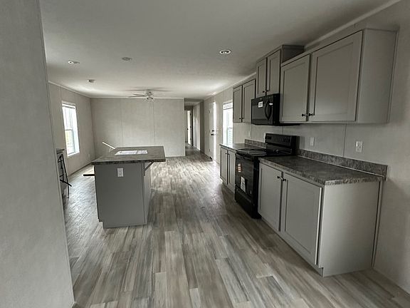 3rd image of 25 Illini East St