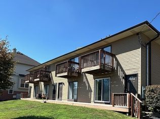 514 N Harrison St APT A, Algonquin, IL 60102