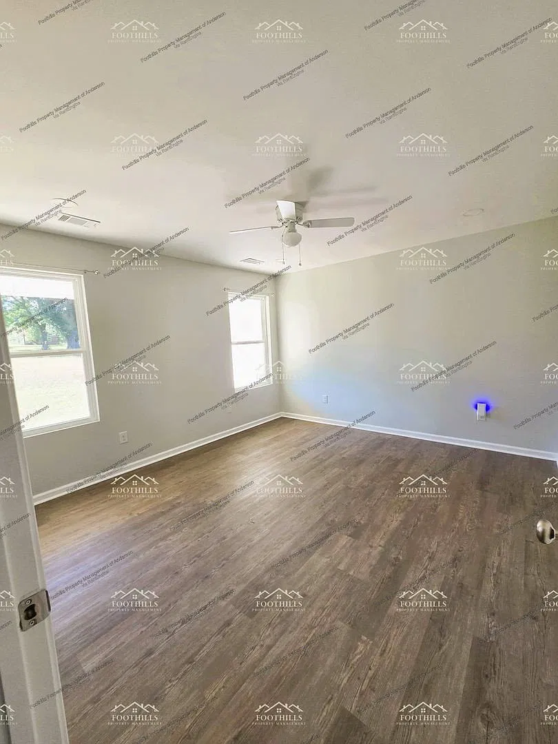 3 bed, 2.5 bath, 1248 sqft, $1,595 — Photo 2