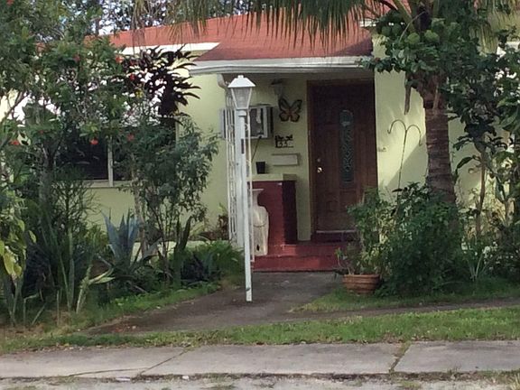 2nd image of 556 NE 128th St