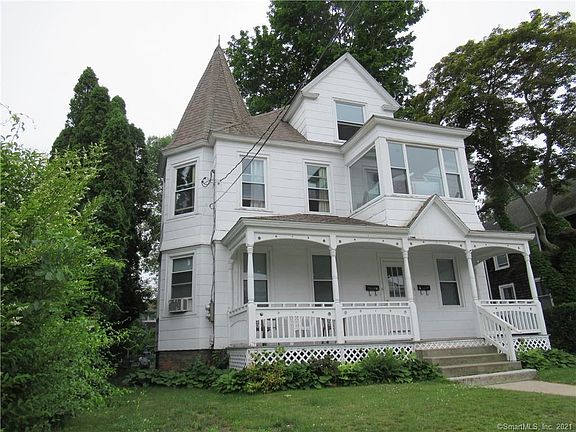 2nd image of 172 Willetts Ave #2