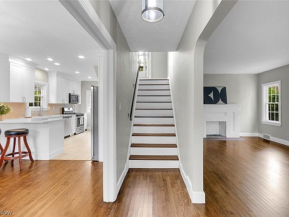 2nd image of 3622 Berkeley Rd
