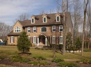 128 Pheasant Ln, Newtown, PA 18940