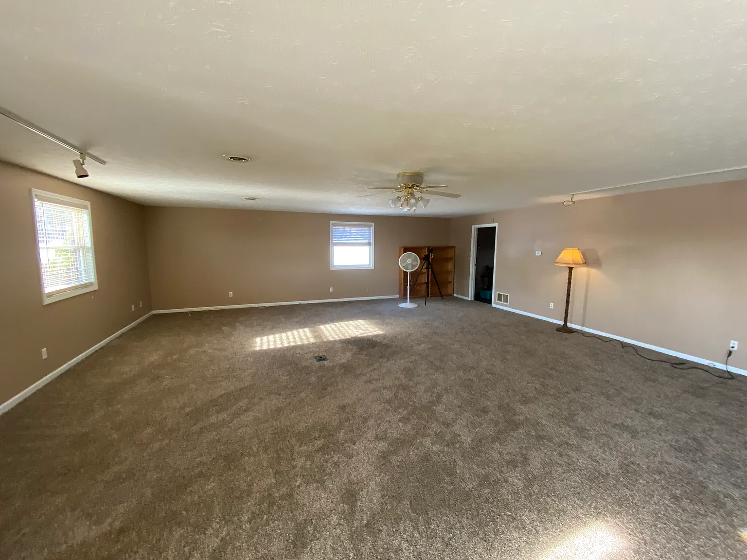 1 bed, 2032 sqft, $1,000 — Photo 4