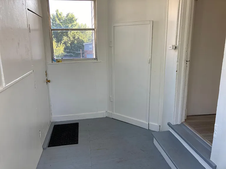 301 Kensington Ave #2 — Photo 7