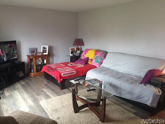3rd image of 1484-86 Edgewood Dr