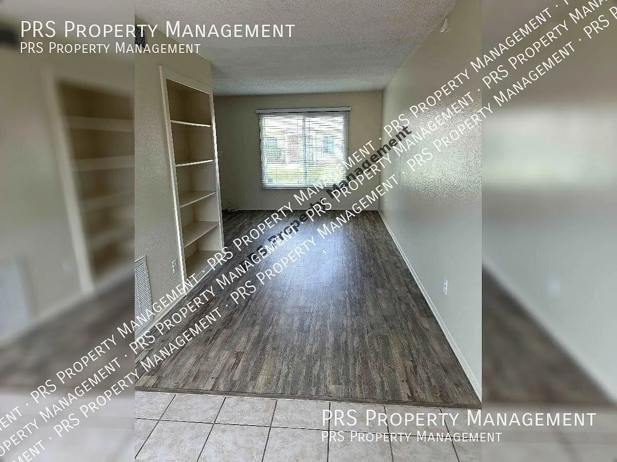 Beautiful Tempe Townhouse — Photo 2