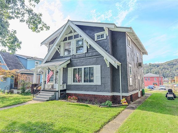 2nd image of 909 Riverside Ave